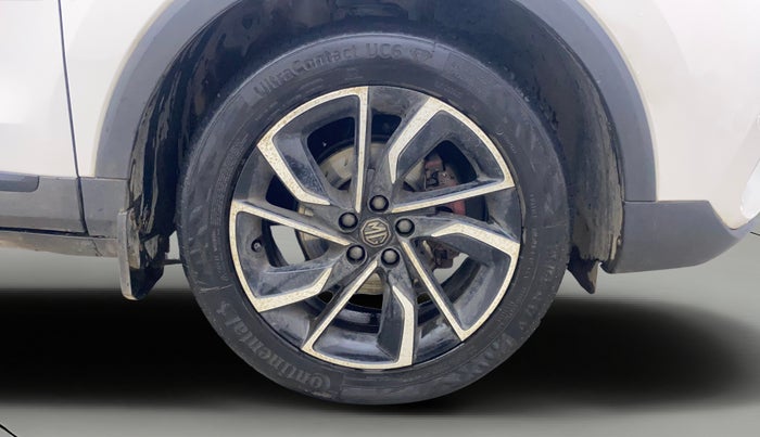 2022 MG ASTOR SAVVY 1.3 TURBO AT S RED, Petrol, Automatic, 17,450 km, Right Front Wheel