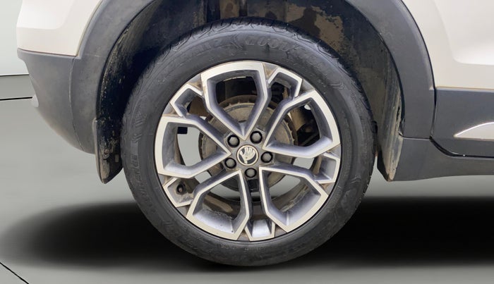 2021 Skoda KUSHAQ STYLE 1.0L TSI AT, Petrol, Automatic, 31,401 km, Right Rear Wheel