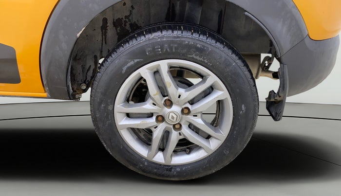 2019 Renault TRIBER RXZ DUAL TONE, Petrol, Manual, 39,240 km, Left Rear Wheel