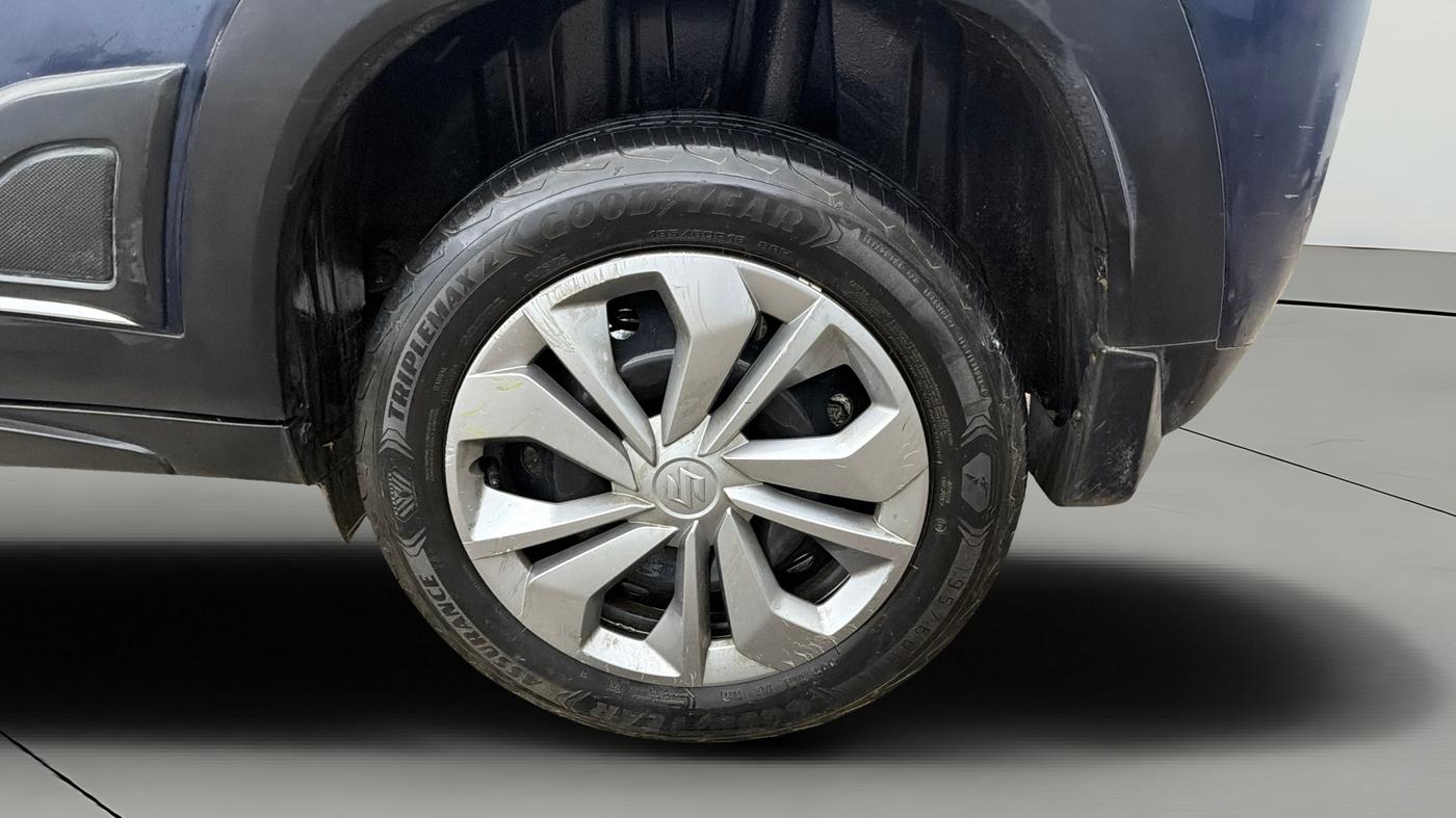 2023 Maruti FRONX DELTA 1.2 AGS, Petrol, Automatic, 39,967 km, Left Rear Wheel