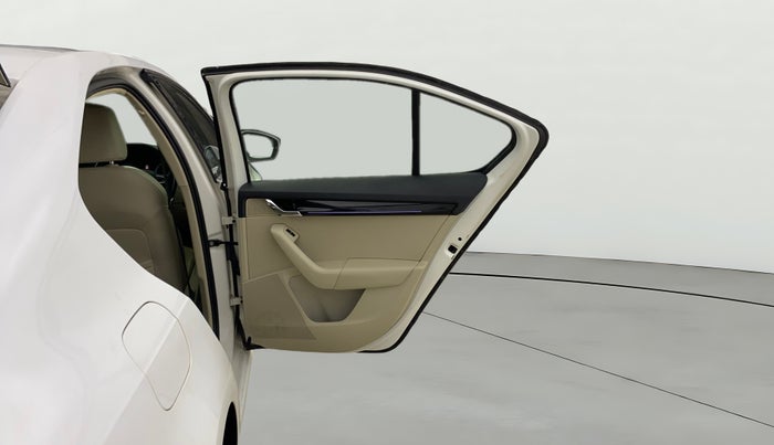 2018 Skoda Octavia L&K 1.8 TSI AT, Petrol, Automatic, 54,933 km, RHS Rear Door