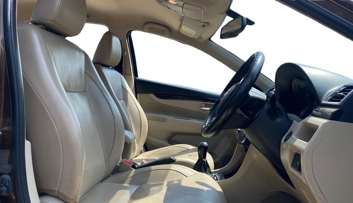 2017 Maruti Ciaz ZXI+, Petrol, Manual, 96,563 km, Right Side Front Door Cabin