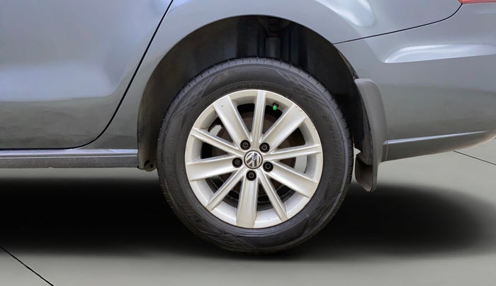 2015 Volkswagen Vento 1.2 TSI HIGHLINE PLUS AT, Petrol, Automatic, 47,203 km, Left Rear Wheel