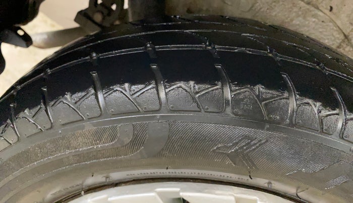 2015 Maruti Wagon R 1.0 LXI CNG, CNG, Manual, 78,270 km, Right Rear Tyre Tread