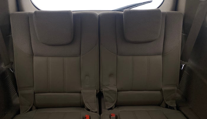 2013 Mahindra XUV500 W6, Diesel, Manual, 1,41,925 km, Third Seat Row ( optional )