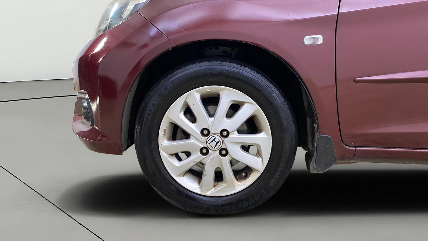 2015 Honda Mobilio 1.5L I-DTEC V, Diesel, Manual, 1,14,912 km, Left Front Wheel