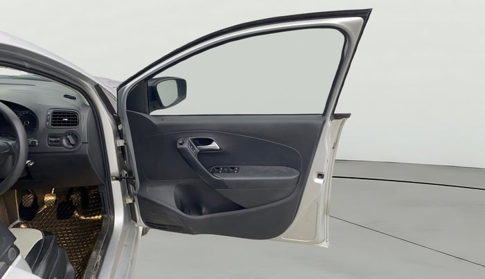 2015 Volkswagen Polo COMFORTLINE 1.2L, Petrol, Manual, 75,779 km, RHS Front Door