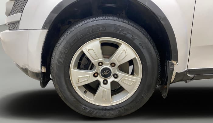 2013 Mahindra XUV500 W8, Diesel, Manual, 97,265 km, Left Front Wheel