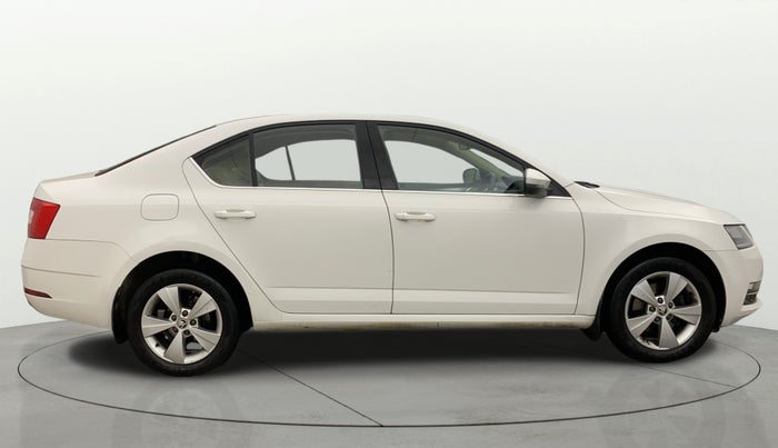 2019 Skoda Octavia STYLE 1.4 TSI, Petrol, Manual, 1,07,904 km, Right Side View