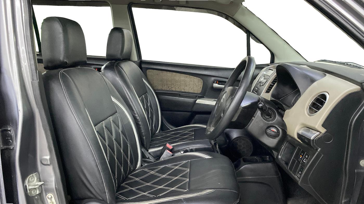 2014 Maruti Wagon R 1.0 VXI, Petrol, Manual, 1,30,675 km, Right Side Front Door Cabin