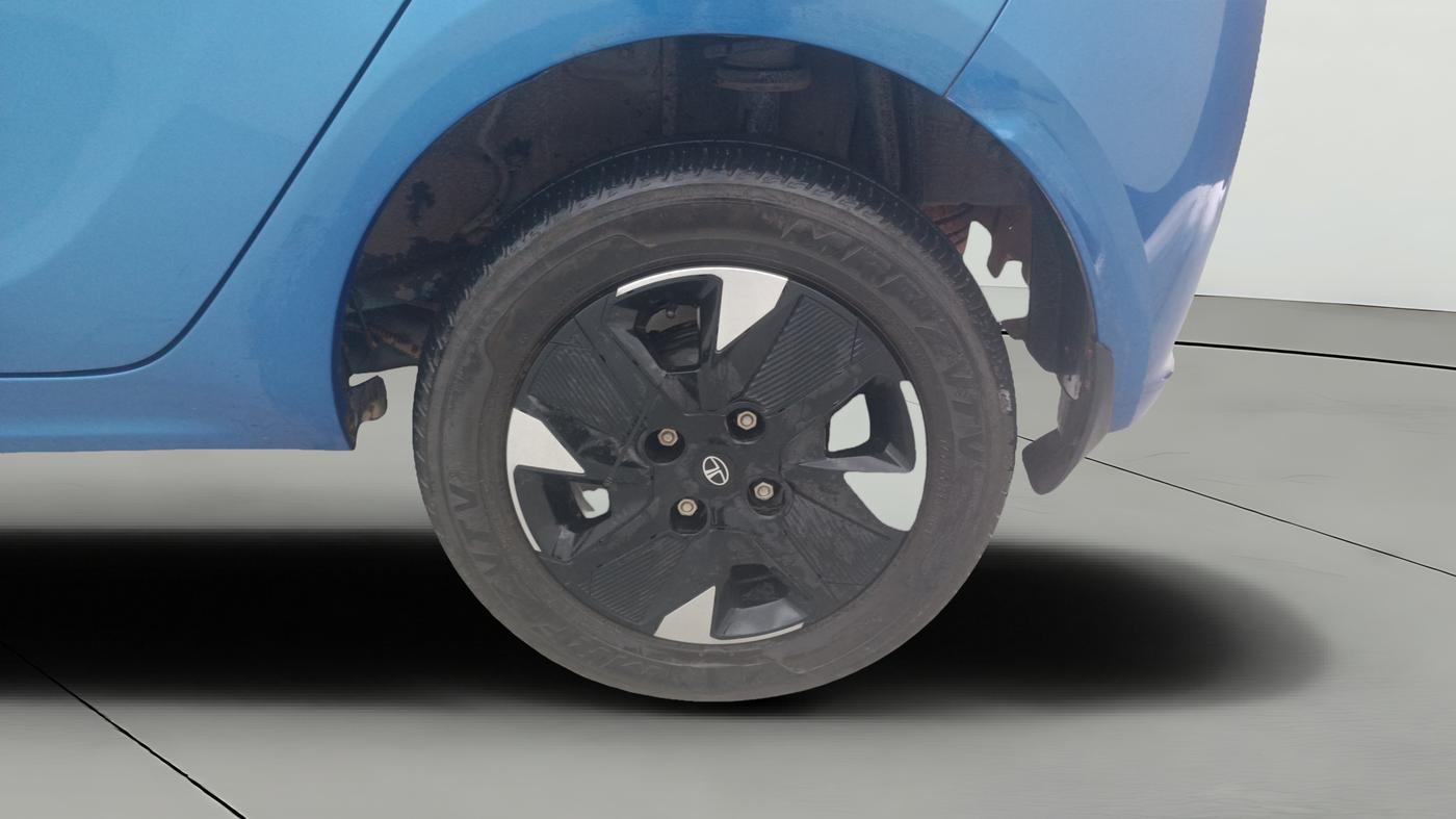 2025 Tata Tiago XZ iCNG, CNG, Manual, 8,611 km, Left Rear Wheel