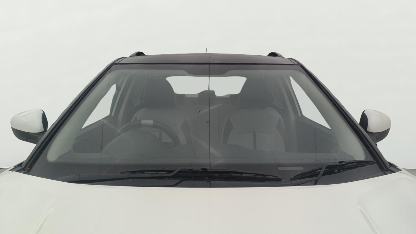 2021 Mahindra XUV300 W6 1.2 PETROL, Petrol, Manual, 51,283 km, Front Windshield