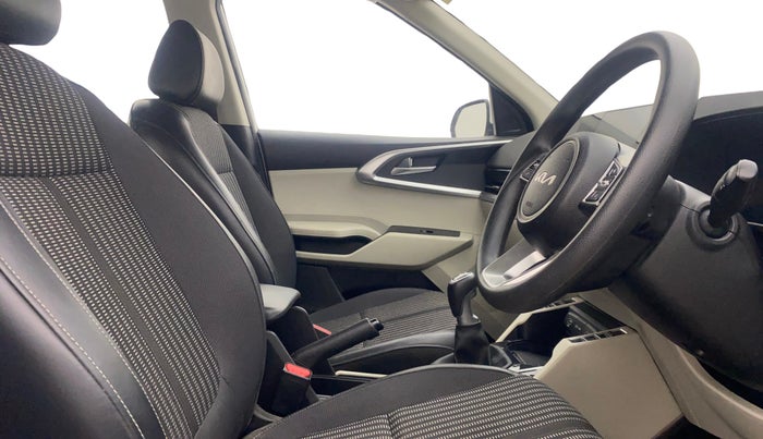 2022 KIA CARENS PRESTIGE PLUS 1.5 DIESEL 7 STR, Diesel, Manual, 35,085 km, Right Side Front Door Cabin