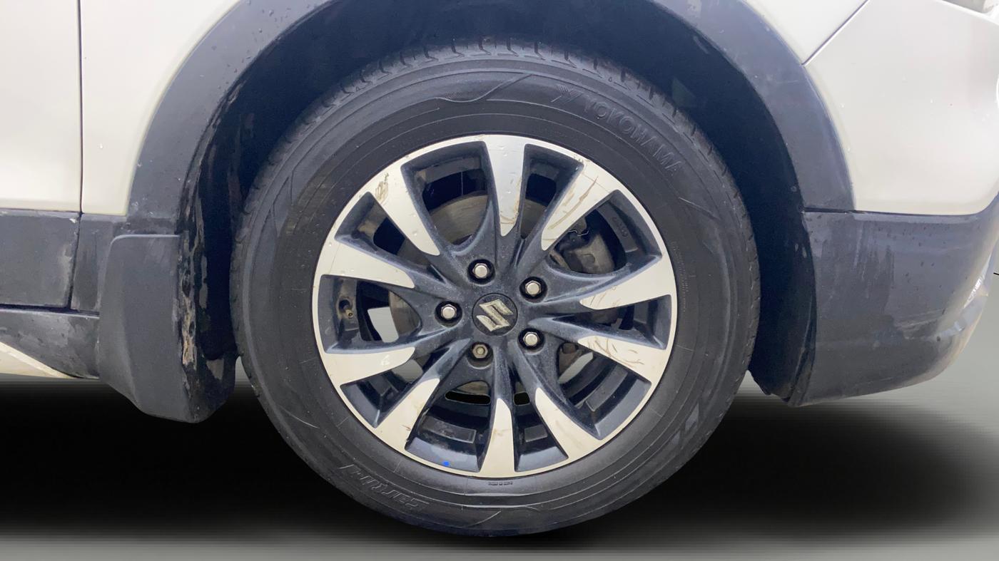 2017 Maruti S Cross ALPHA 1.3, Diesel, Manual, 87,034 km, Right Front Wheel