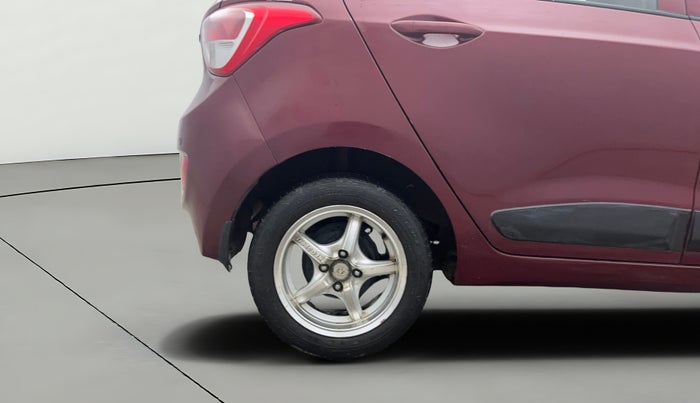 2014 Hyundai Grand i10 MAGNA 1.2 KAPPA VTVT, Petrol, Manual, 1,01,764 km, Right Rear Wheel