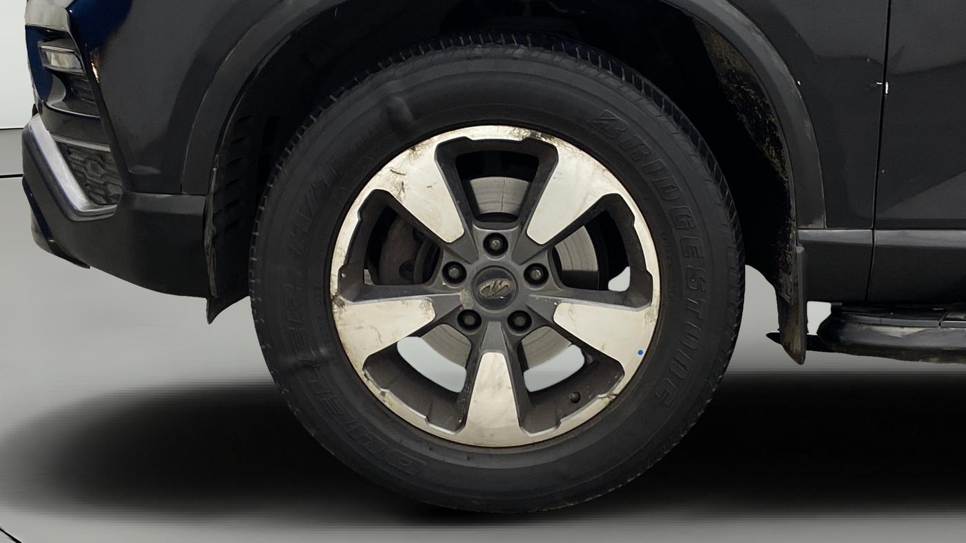 2019 Mahindra ALTURAS G4 4WD AT, Diesel, Automatic, 77,665 km, Left Front Wheel