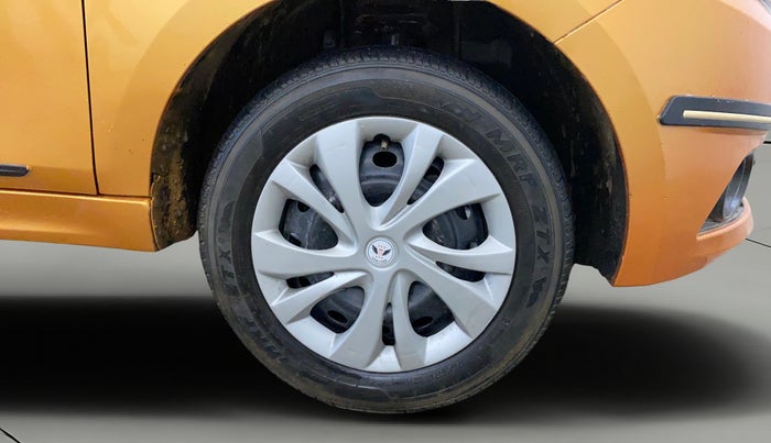 2016 Tata Tiago XT PETROL, Petrol, Manual, 60,689 km, Right Front Wheel