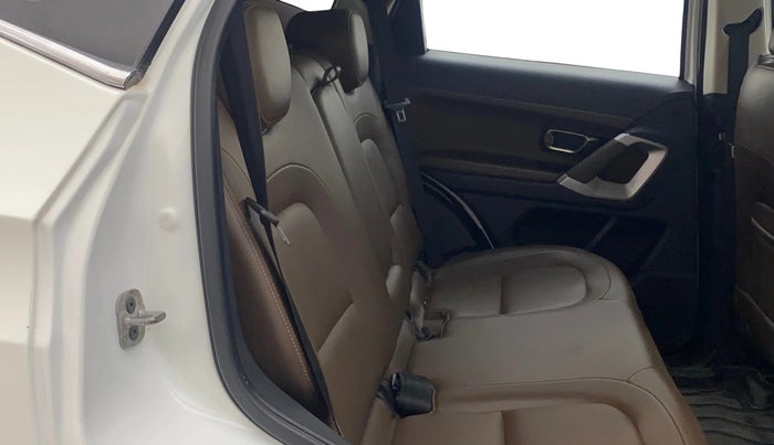 2022 Tata Harrier XZ PLUS 2.0L, Diesel, Manual, 1,33,757 km, Right Side Rear Door Cabin