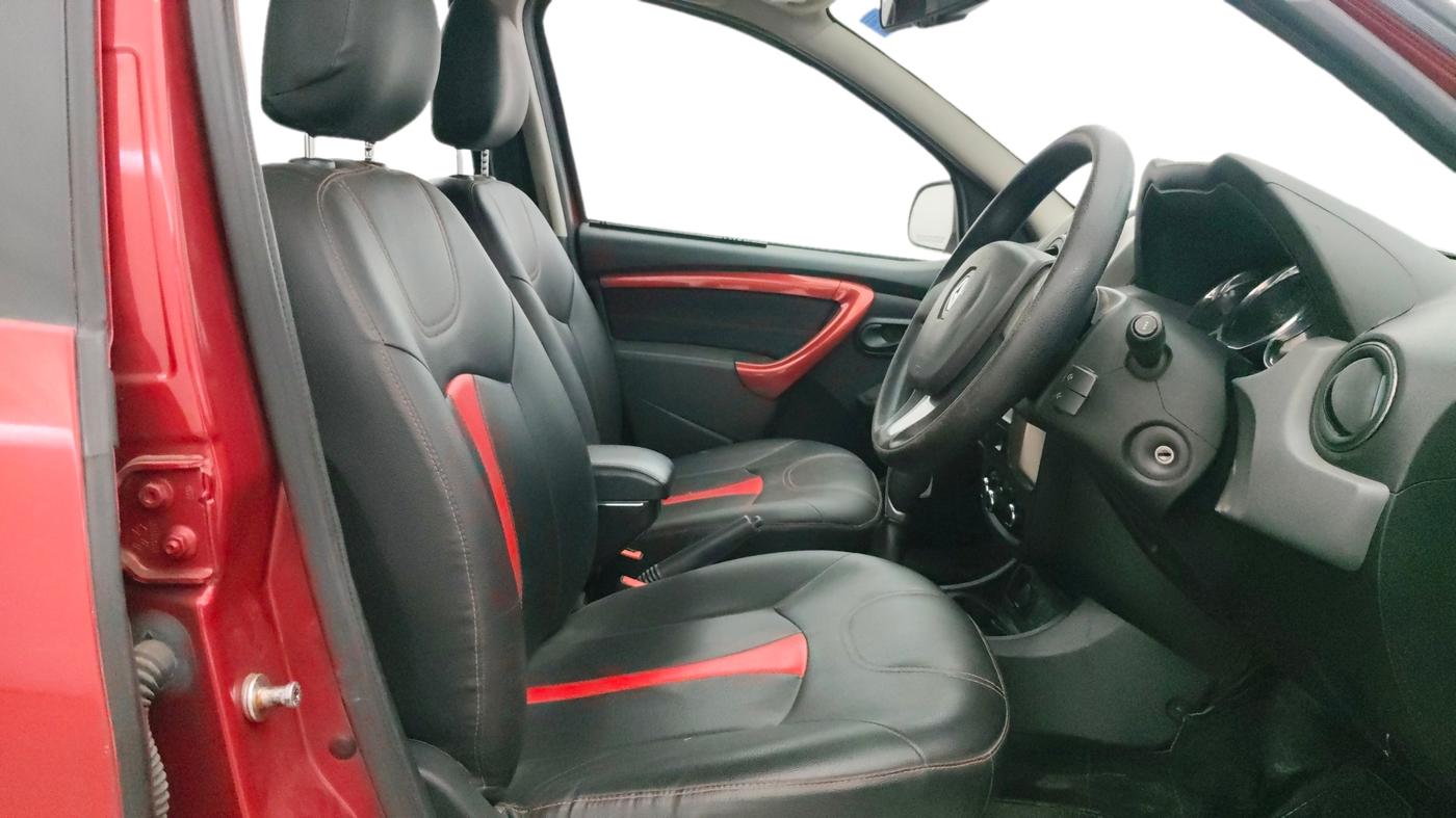 2018 Renault Duster RXS CVT, CNG, Automatic, 74,349 km, Right Side Front Door Cabin