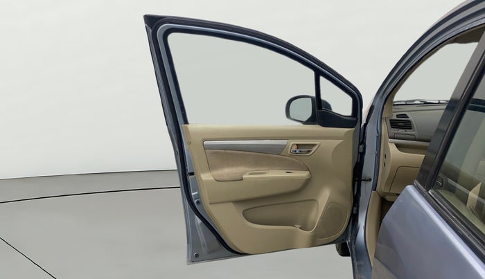 2013 Maruti Ertiga ZDI, Diesel, Manual, 60,730 km, LHS Front Door