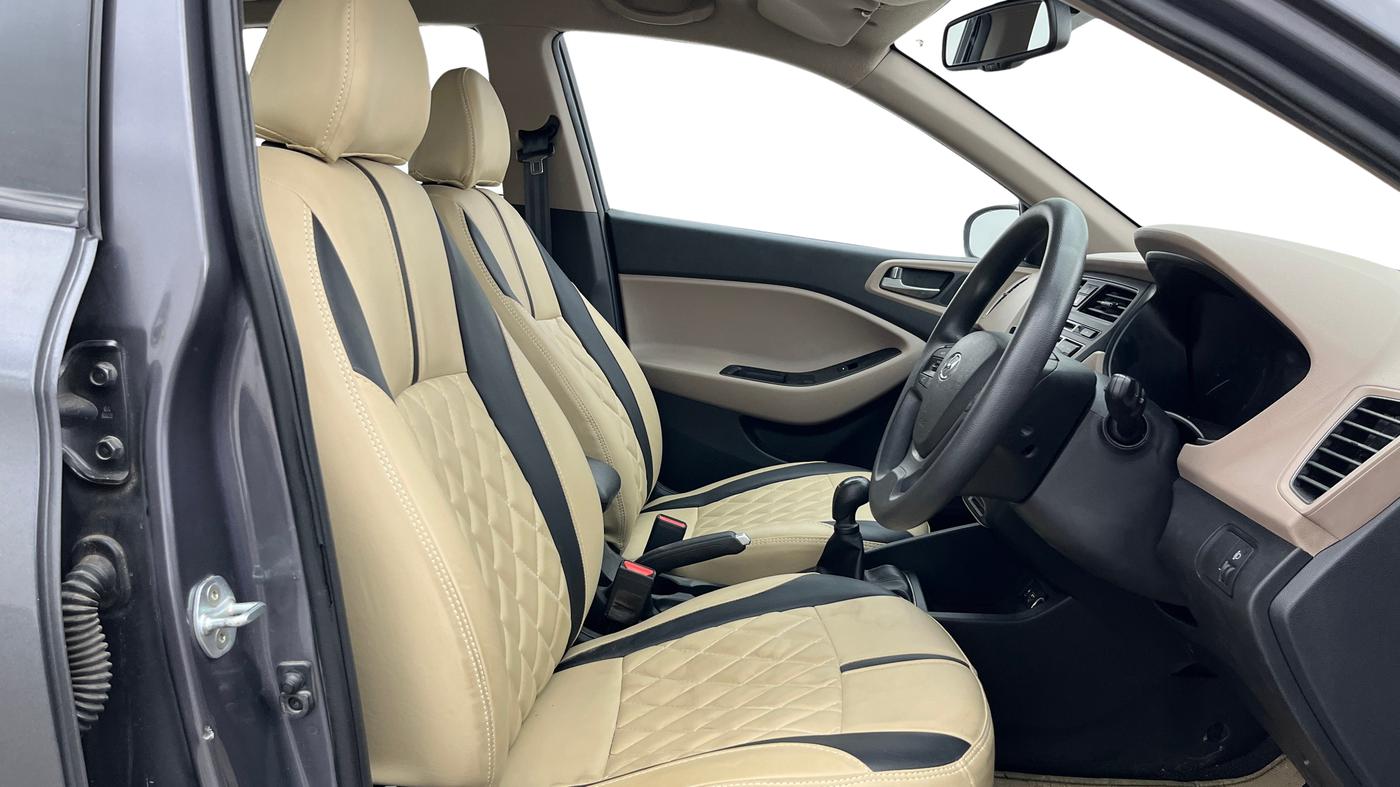 2015 Hyundai Elite i20 SPORTZ 1.2, Petrol, Manual, 76,326 km, Right Side Front Door Cabin