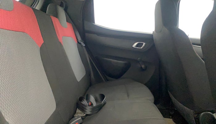 2018 Renault Kwid RXT 1.0 AMT, Petrol, Automatic, 44,455 km, Right Side Rear Door Cabin