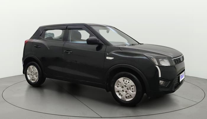 2022 Mahindra XUV300 W4 1.2 PETROL, Petrol, Manual, 1,07,747 km, Right Front Diagonal