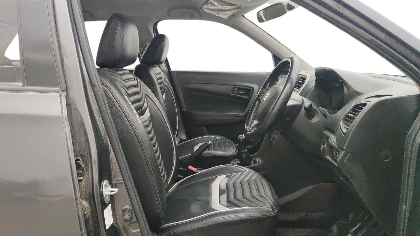 2020 Maruti Vitara Brezza VXI, Petrol, Manual, 1,02,160 km, Right Side Front Door Cabin
