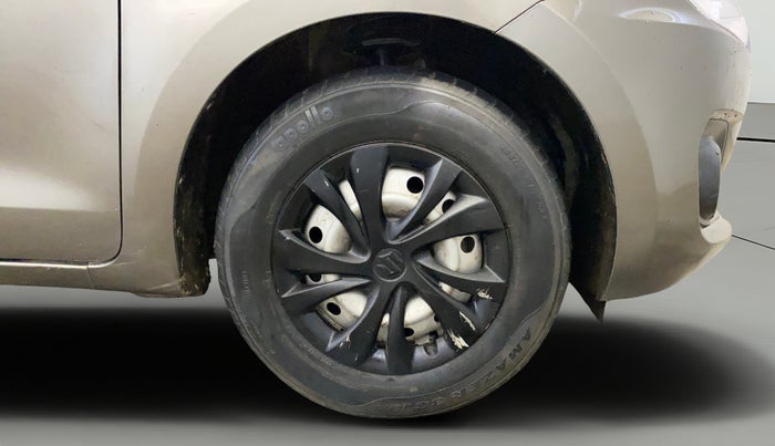 2019 Maruti Swift LXI, CNG, Manual, 69,834 km, Right Front Wheel