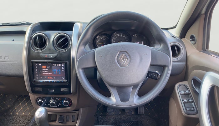 2017 Renault Duster 85 PS RXE DIESEL, Diesel, Manual, 37,290 km, Steering Wheel Close Up
