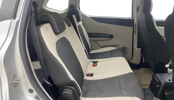 2022 Renault TRIBER RXT, Petrol, Manual, 1,01,210 km, Right Side Rear Door Cabin