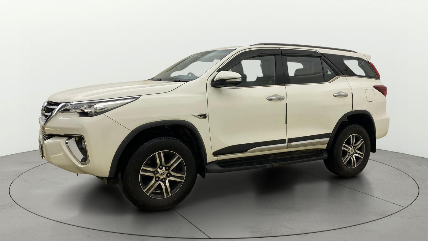2017 Toyota Fortuner 2.8 4X2 MT, Diesel, Manual, 98,868 km, Left Front Diagonal