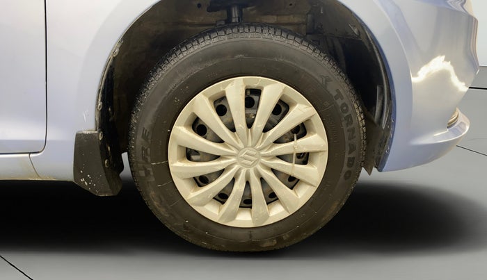 2016 Maruti Swift Dzire VXI, Petrol, Manual, 35,443 km, Right Front Wheel
