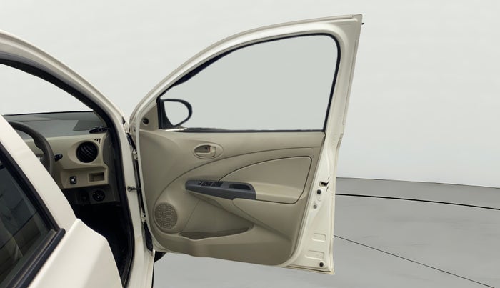 2014 Toyota Etios G, CNG, Manual, 80,887 km, RHS Front Door