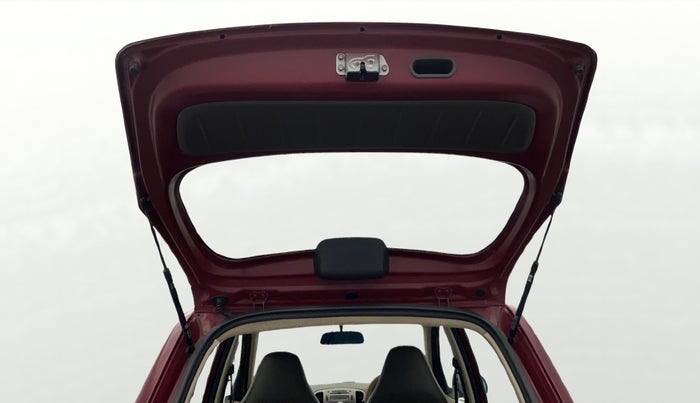 2014 Hyundai i10 SPORTZ 1.1, Petrol, Manual, 33,676 km, Boot Door Open