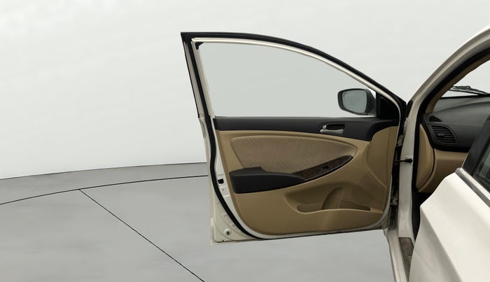 2016 Hyundai Verna 1.6 VTVT SX, Petrol, Manual, 99,271 km, LHS Front Door