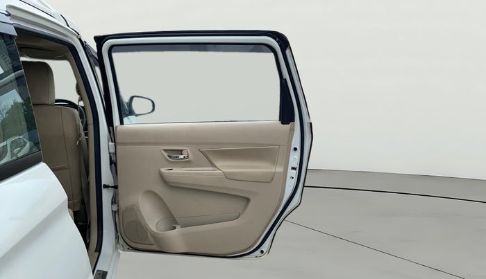 2024 Maruti Ertiga ZXI (O) CNG, CNG, Manual, 49,126 km, RHS Rear Door