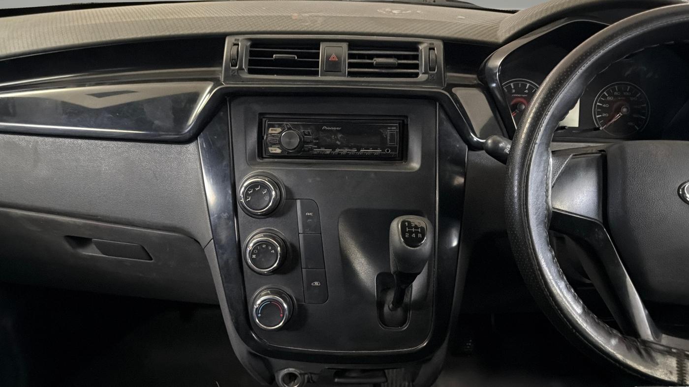 2018 Mahindra Kuv100 K2 TRIP CNG, CNG, Manual, 82,024 km, Air Conditioner