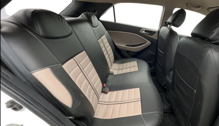 2019 Hyundai Elite i20 MAGNA PLUS 1.2, Petrol, Manual, 61,702 km, Right Side Rear Door Cabin