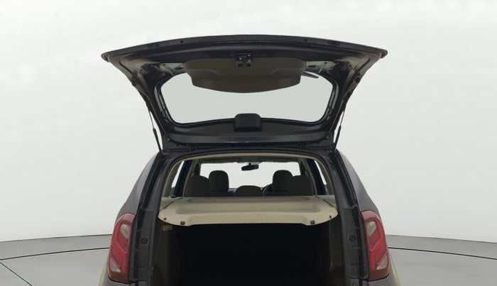 2017 Renault Duster RXL PETROL, Petrol, Manual, 30,983 km, Boot Door Open