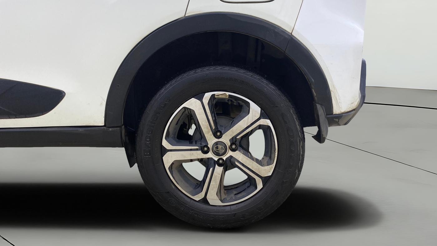 2023 Tata NEXON XZA PLUS PETROL, Petrol, Automatic, 36,172 km, Left Rear Wheel