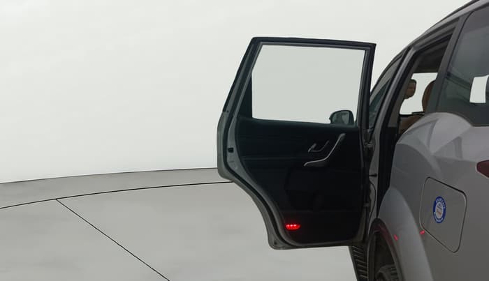 2018 Mahindra XUV500 W11, Diesel, Manual, 69,561 km, LHS Rear Door