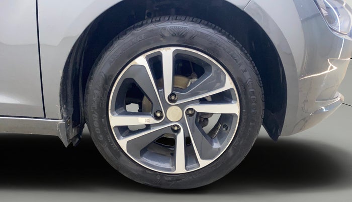 2022 Tata ALTROZ XZ PLUS PETROL, Petrol, Manual, 37,949 km, Right Front Wheel