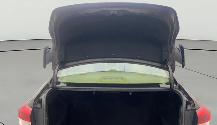 2020 Toyota YARIS J MT, CNG, Manual, 69,734 km, Boot Door Open