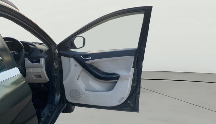 2021 Tata NEXON XZ PETROL, Petrol, Manual, 76,618 km, RHS Front Door