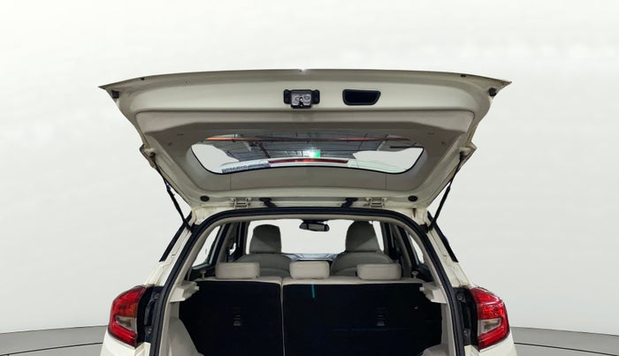 2021 Mahindra XUV300 W8 (O) 1.2 PETROL, Petrol, Manual, 67,600 km, Boot Door Open