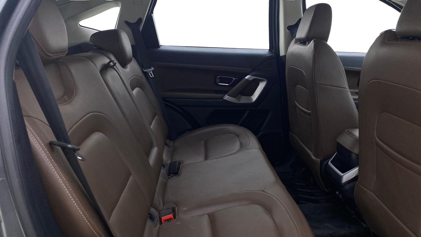 2022 Tata Harrier XZ 2.0L, Diesel, Manual, 85,868 km, Right Side Rear Door Cabin