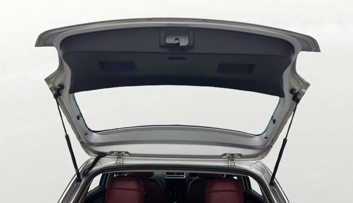 2012 Volkswagen Polo HIGHLINE DIESEL, Diesel, Manual, 1,28,671 km, Boot Door Open