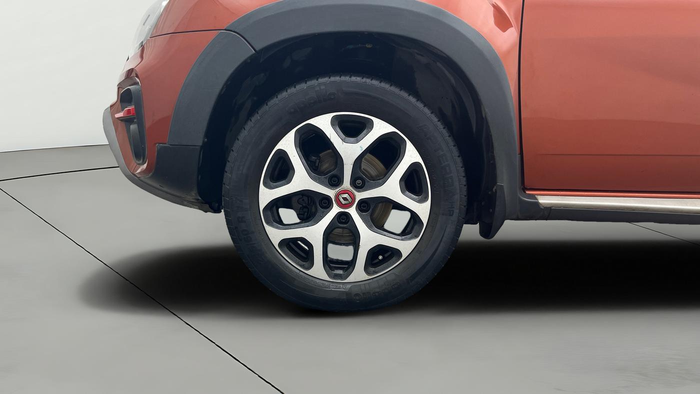 2021 Renault Duster RXZ 1.3 TURBO PETROL CVT, Petrol, Automatic, 49,498 km, Left Front Wheel