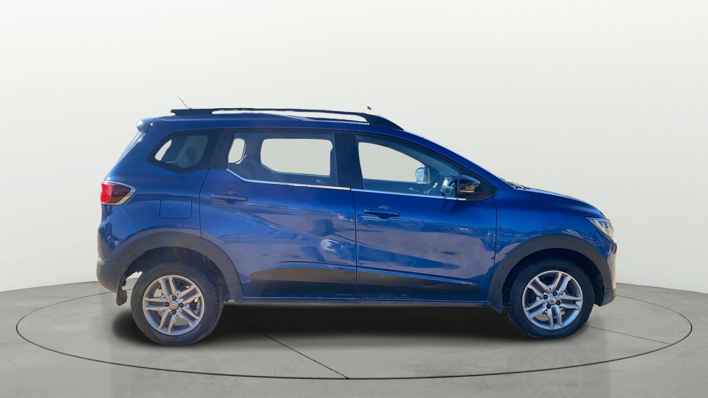 2022 Renault TRIBER RXZ, Petrol, Manual, 20,868 km, Right Side View
